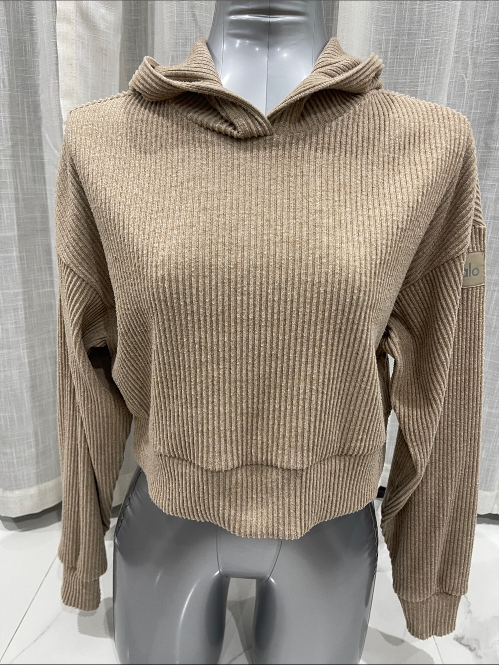 Alo Yoga Muse Hoodie, size XS